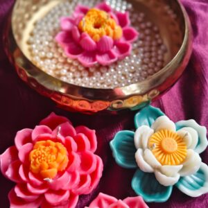 Nazaqat – Lotus Candle